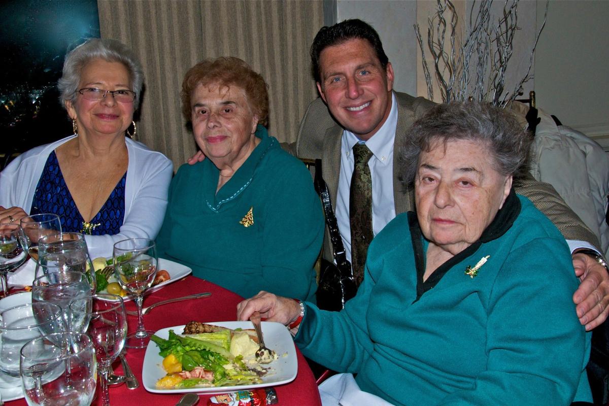 2015 Sleepy Hollow Seniors Holiday Party 13